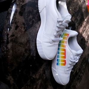 Girls size 3 Pima sneakers